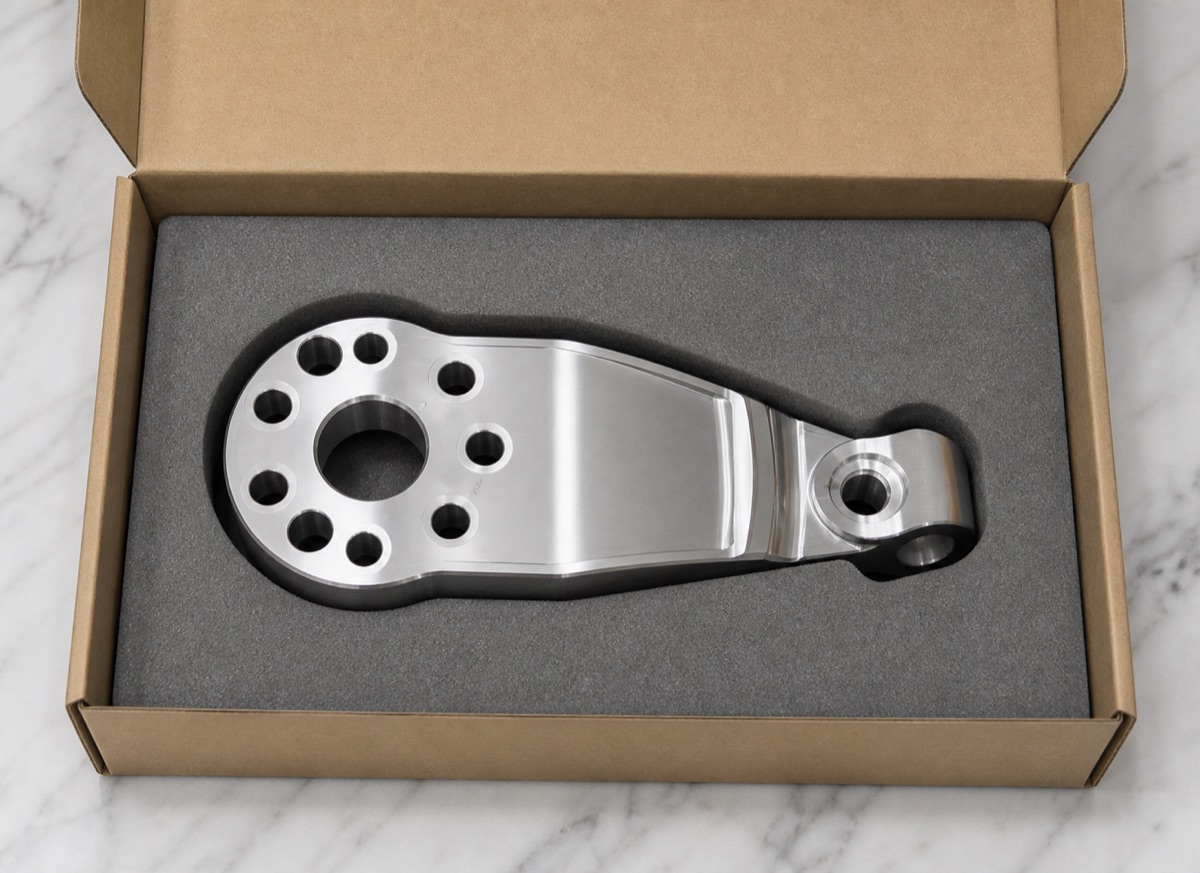 Schaumverpackung fuer polierten Taillenlenker-Halter eines humanoiden Roboters