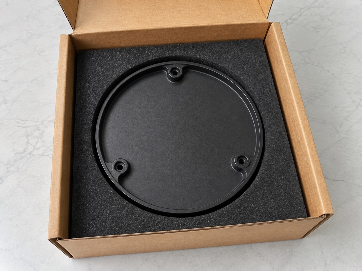Einzelverpackung aus Schaumstoff für ein schwarzes ABS-Robotergehäuse